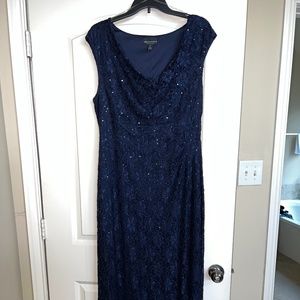 Gorgeous Formal Navy Blue Dress, size 16